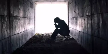 Los suicidios en Argentina aumentaron más del 22% en 2025: el impacto de la crisis económica en los varones jóvenes