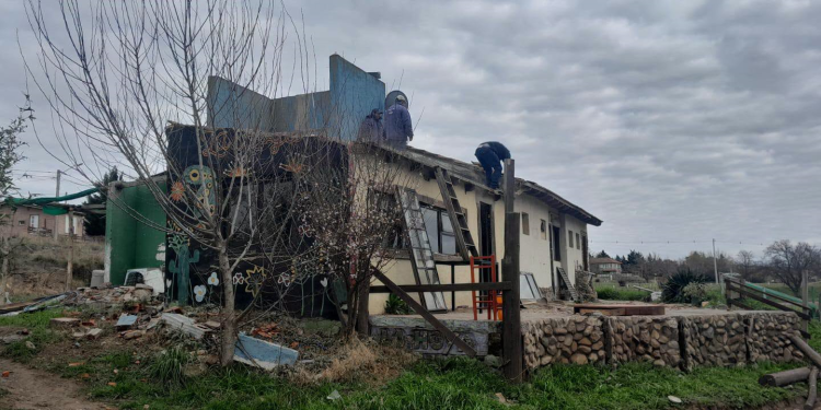 Demolición en el balneario La Hoya: “Era un espacio inseguro; buscamos llevar tranquilidad y recuperar el bien fiscal”, afirmó la delegada Viviana Montibeller