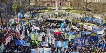 “No aceptamos una Argentina para unos pocos”: la marcha de San Cayetano reclamó trabajo, producción y justicia social