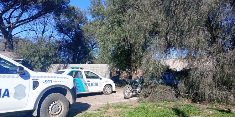 Dos allanamientos positivos en Saldungaray tras una investigación por amenazas y violación de domicilio