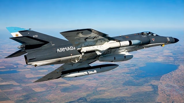 Jubilan a los Súper Étendard, los aviones argentinos héroes de guerra en Malvinas