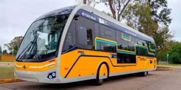 Llega el Trambús: cómo es el colectivo eléctrico que conecta cinco líneas de subte sin pasar por el centro