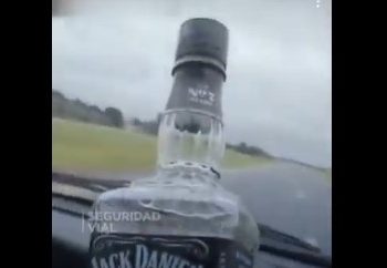 DEMENCIAL: Tomaba whisky al volante y se burló del «Si nos matamos, nos matamos” en la Ruta 2
