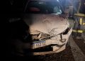 Choque frontal entre un camión y un auto en la Ruta 33: una mujer herida