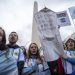 “Me pongo la camiseta para defender la ciencia argentina”: el reclamo de científicos, técnicos y docentes