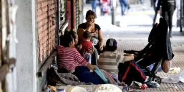 Casi 4 de cada 10 niños y adolescentes no pueden acceder a ropa y calzado por falta de dinero
