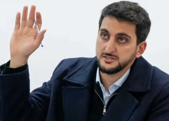 El Colegio de Médicos rechazó las acusaciones del diputado Juan Esper y defendió el rol constitucional de las entidades profesionales