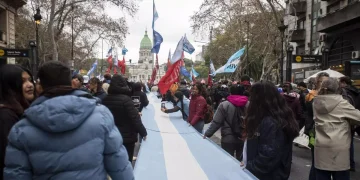 Tras una masiva marcha en rechazo, el Senado aprobó la Ley de Propiedad Privada sin los cambios al Manejo del Fuego