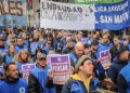 Miles de endeudados con bancos y billeteras virtuales se movilizaron al Ministerio de Economía