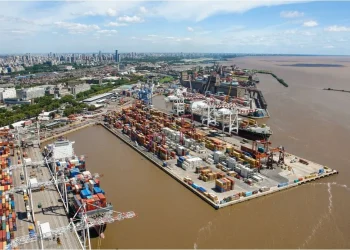 Sigue el paro en todos los puertos del país