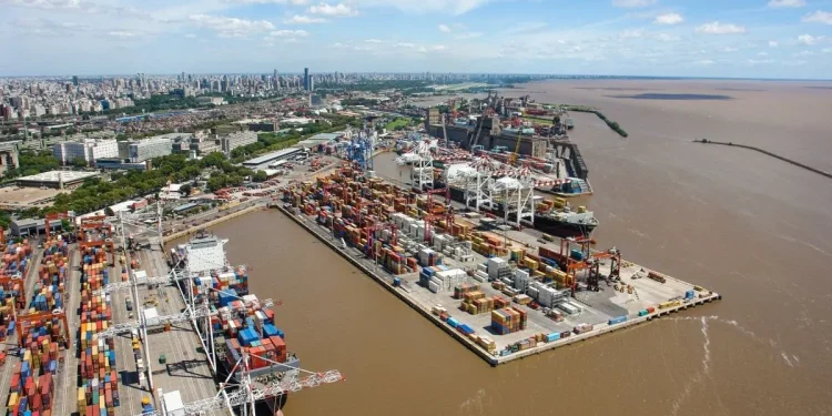 Sigue el paro en todos los puertos del país