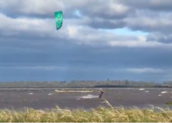 Murió un instructor de kitesurf en Santa Fe: su novia grabó el accidente fatal