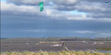 Murió un instructor de kitesurf en Santa Fe: su novia grabó el accidente fatal