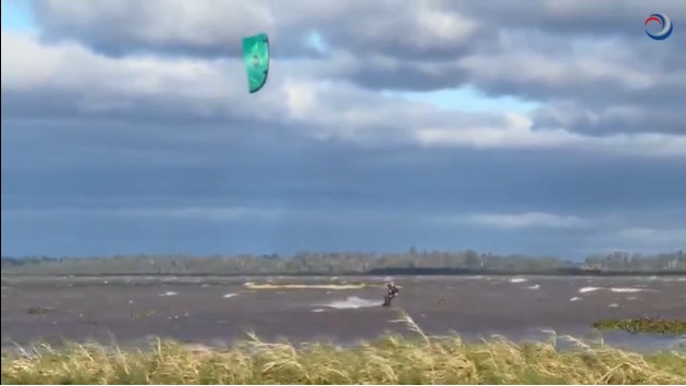 Murió un instructor de kitesurf en Santa Fe: su novia grabó el accidente fatal
