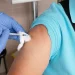 ¿Una vacuna contra el melanoma? Qué hay realmente detrás del anuncio de MSD y Moderna