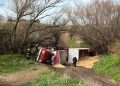 Volcó un camión en el camino La Tigra–Arroyo Napostá