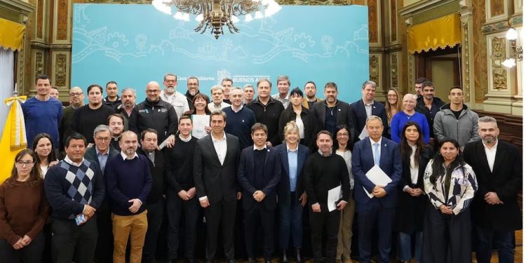 Kicillof alista al gabinete para la visita de León XIV y pide a Milei que declare feriado