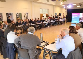 Katopodis en Carhué: una agenda regional para trabajar sobre la situación hídrica