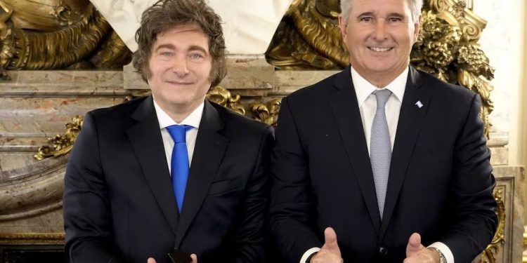 Milei se aferra a Malvinas para tapar la crisis económica