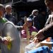 El crecimiento de la pobreza empieza a reflejarse en las estadísticas