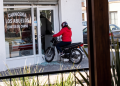 Tornquist: Una mujer en moto terminó dentro de una carnicería