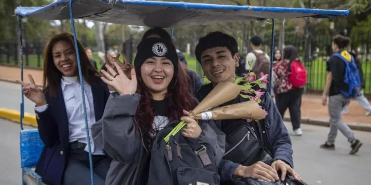 Día del Estudiante y Día de la Primavera: ¿por qué se celebran el 21 de septiembre?