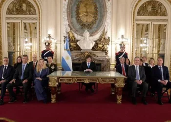 Milei anunció la construcción de una base militar en Tierra del Fuego y sanciones para las empresas que operen en Malvinas