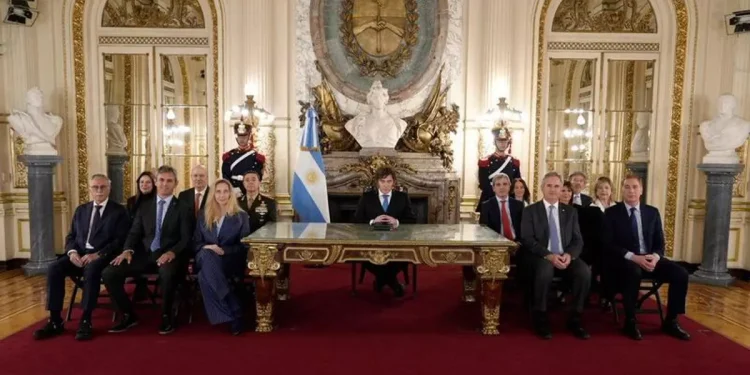 Milei anunció la construcción de una base militar en Tierra del Fuego y sanciones para las empresas que operen en Malvinas