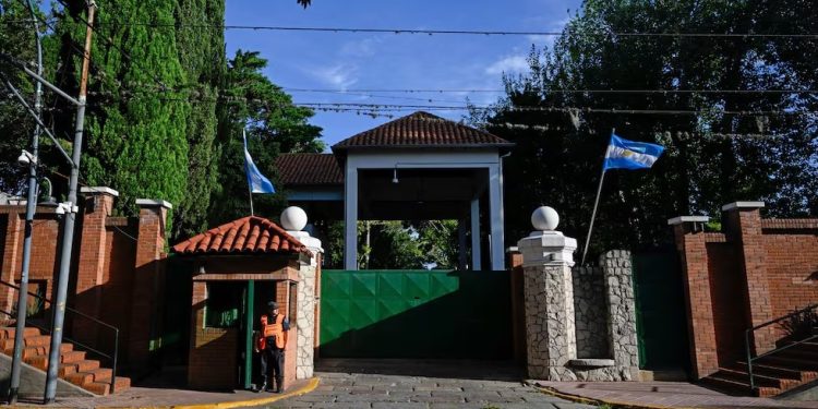 Denuncia de más “curros” en Olivos