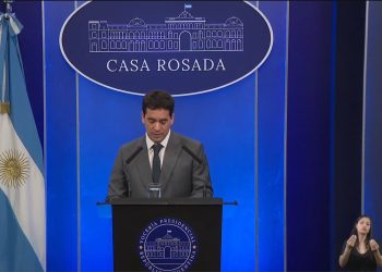 Médicos dicen “no a la precarización laboral en nombre de la libertad” y rechazan las “falsedades divulgadas por el gobierno nacional” 