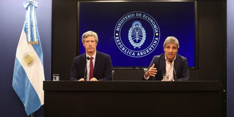 Dalbón pidió detener a Caputo y Bausili por las operaciones con derivados de oro del BCRA