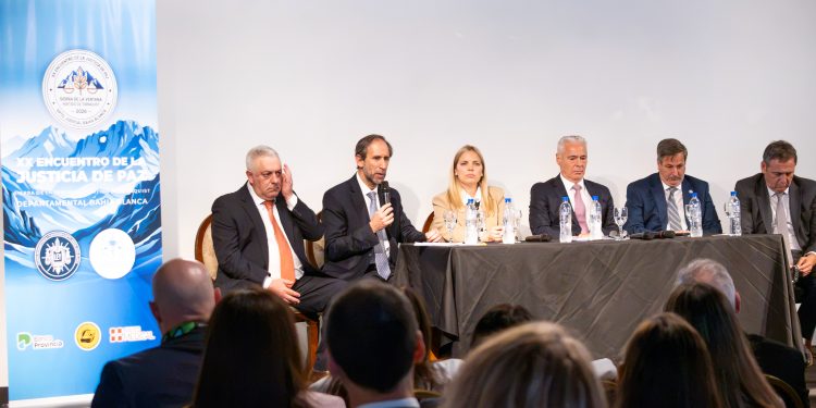 Estefanía Bordoni y el presidente de la Suprema Corte bonaerense encabezaron el XX Encuentro de la Justicia de Paz