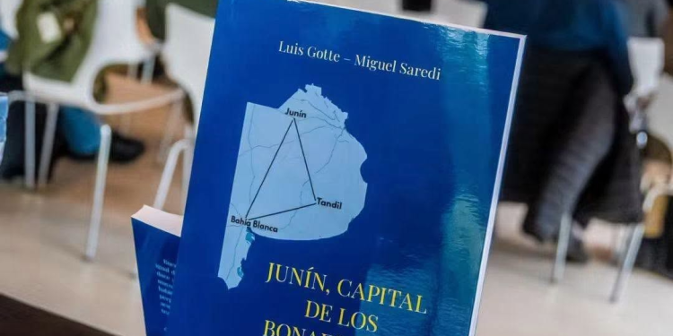 PRESENTARON EN JUNÍN EL LIBRO «JUNÍN, capital de los bonaerenses»: