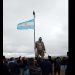 Homenaje a Ricardo Iorio: inauguraron una escultura monumental de casi seis metros en las sierras de Coronel Suárez
