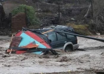 Impactante aluvión en Santiago de Chile y sus alrededores