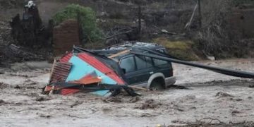 Impactante aluvión en Santiago de Chile y sus alrededores
