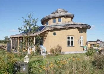 La construcción natural y con barro gana protagonismo como alternativa sostenible y accesibilidad a la vivienda digna