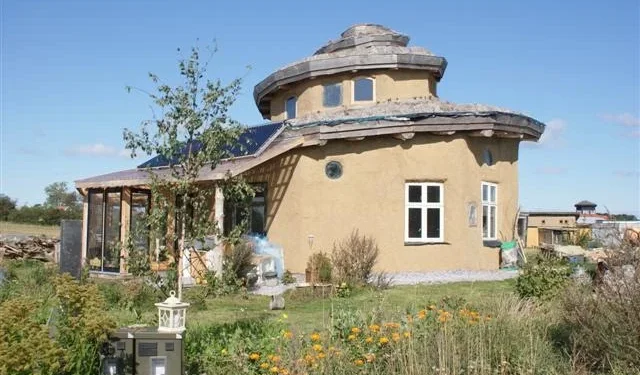 La construcción natural y con barro gana protagonismo como alternativa sostenible y accesibilidad a la vivienda digna