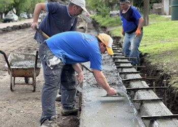 Avanza la construcción de cordón cuneta en Sierra de la Ventana
