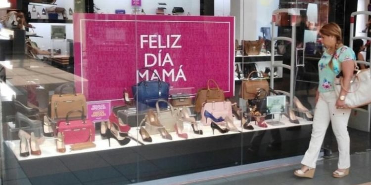 Las ventas por el Día de la Madre 2026 bajaron 1,4% interanual