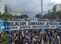 Las calles se volvieron a llenar en defensa de la universidad pública en una jornada marcada por la tensión y la represión policial